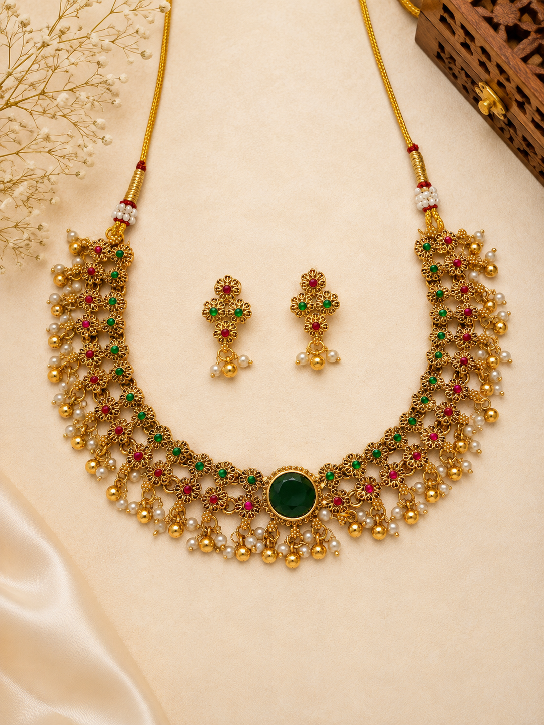 Mohita Emerald Neckless Set