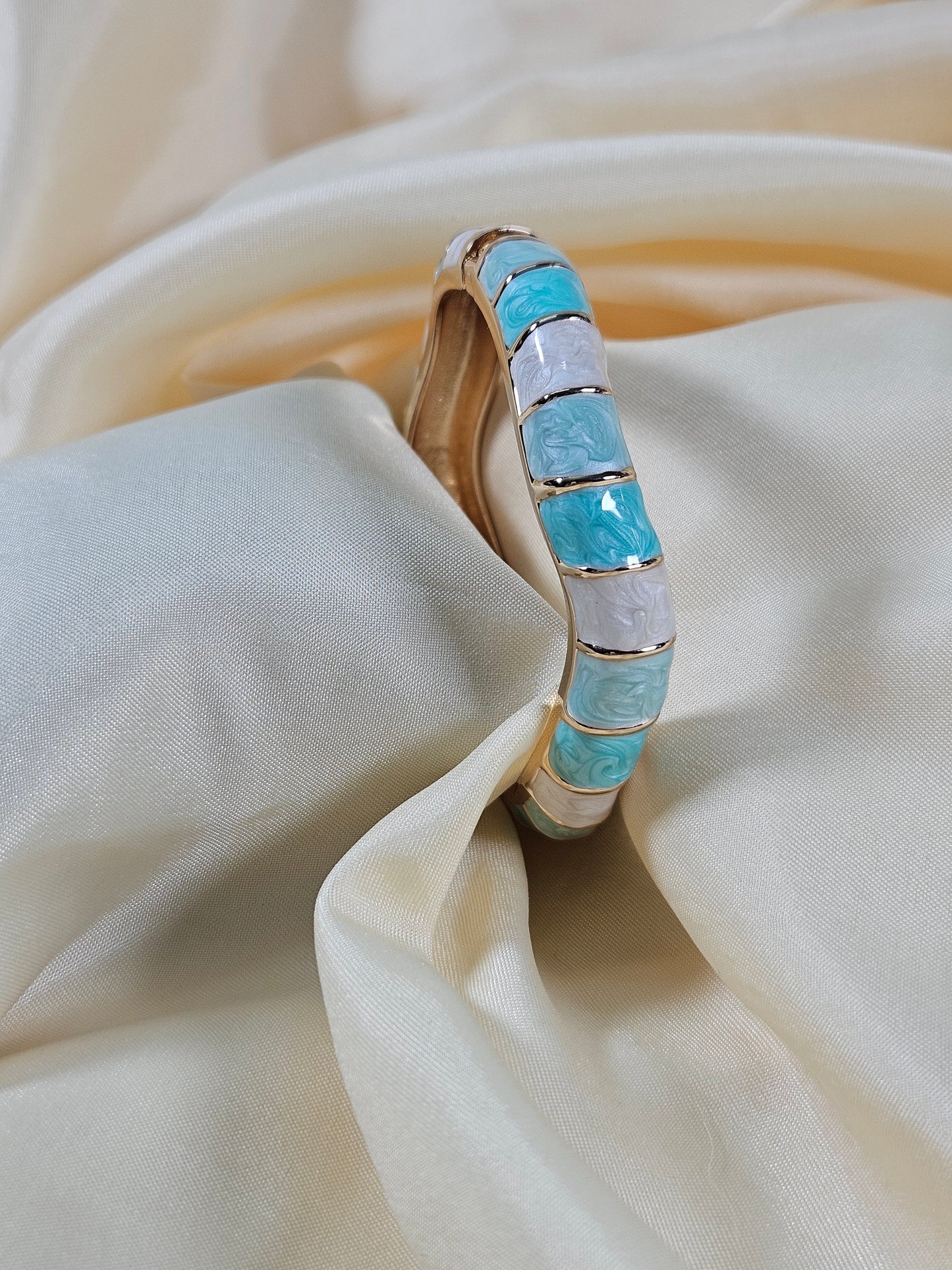 Ceren Luxury Enamel Bracelet – Openable Size 2.2–2.8 | Waterproof, Sweat-Proof, Hypoallergenic, Anti Tarnish