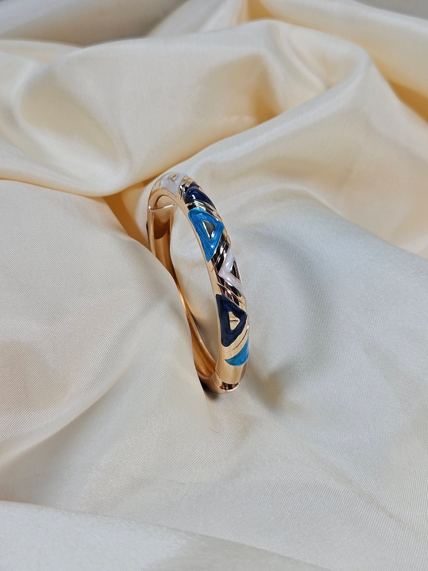 Nadia Luxury Enamel Bracelet – Openable Size 2.2–2.8 | Waterproof, Sweat-Proof, Hypoallergenic, Anti Tarnish