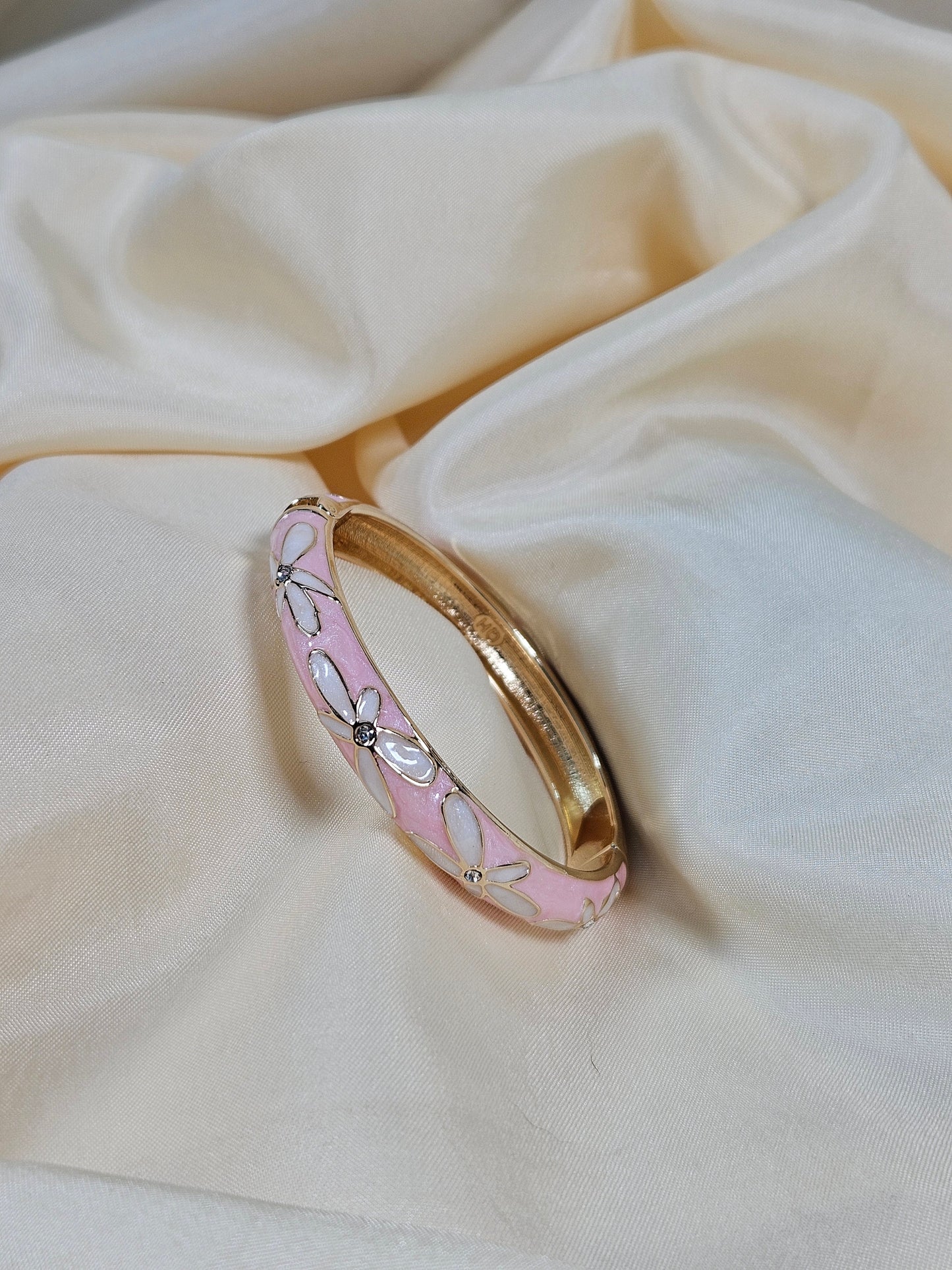 Funda Luxury Enamel Bracelet – Openable Size 2.2–2.8 | Waterproof, Sweat-Proof, Hypoallergenic, Anti Tarnish