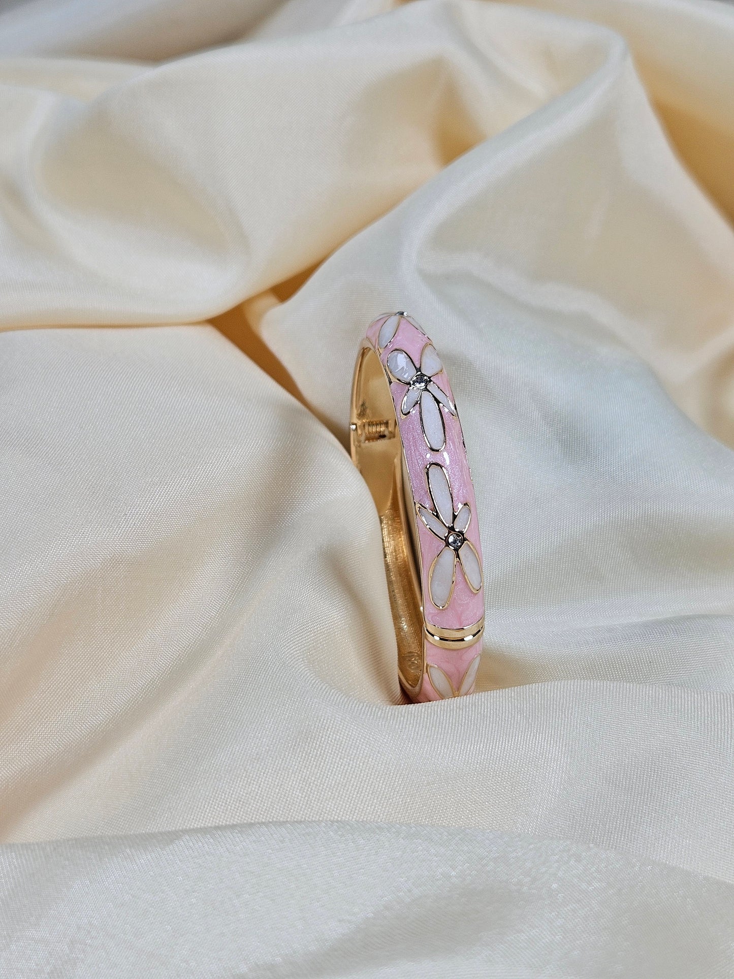 Funda Luxury Enamel Bracelet – Openable Size 2.2–2.8 | Waterproof, Sweat-Proof, Hypoallergenic, Anti Tarnish