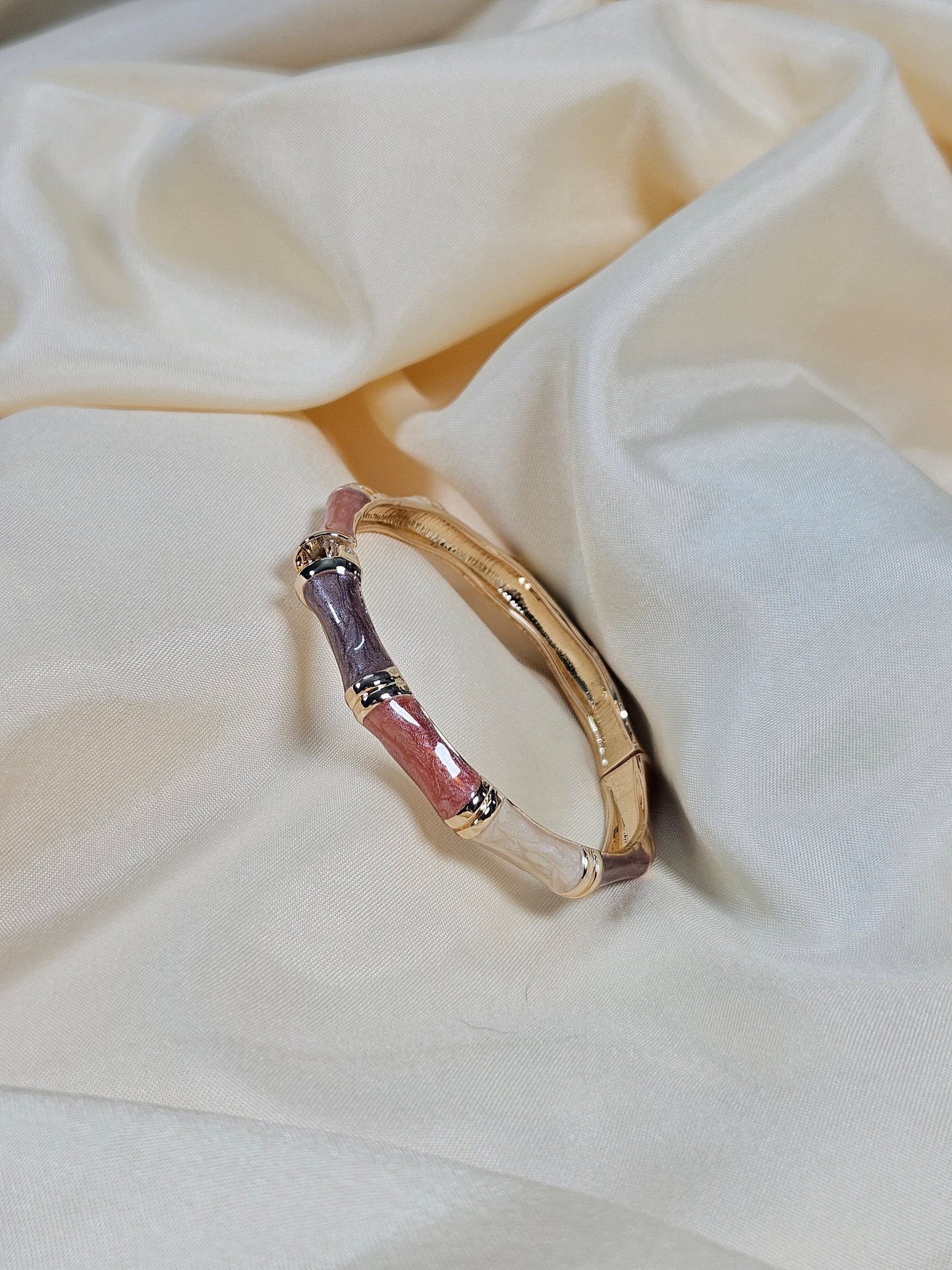 Maryam Luxury Enamel Bracelet – Openable Size 2.2–2.8 | Waterproof, Sweat-Proof, Hypoallergenic, Anti Tarnish