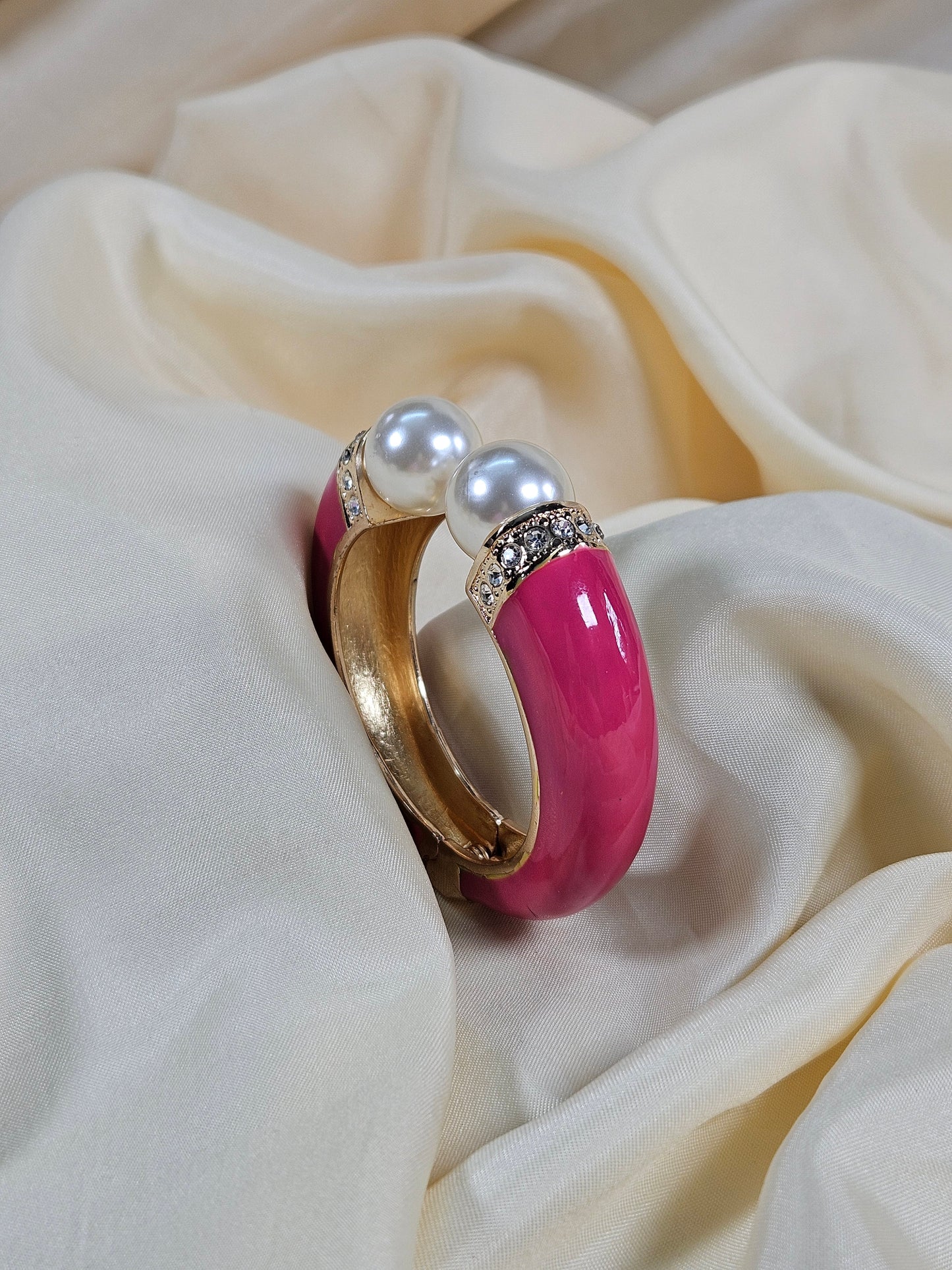 Derya Luxury Enamel Bracelet – Openable Size 2.2–2.8 | Waterproof, Sweat-Proof, Hypoallergenic, Anti Tarnish