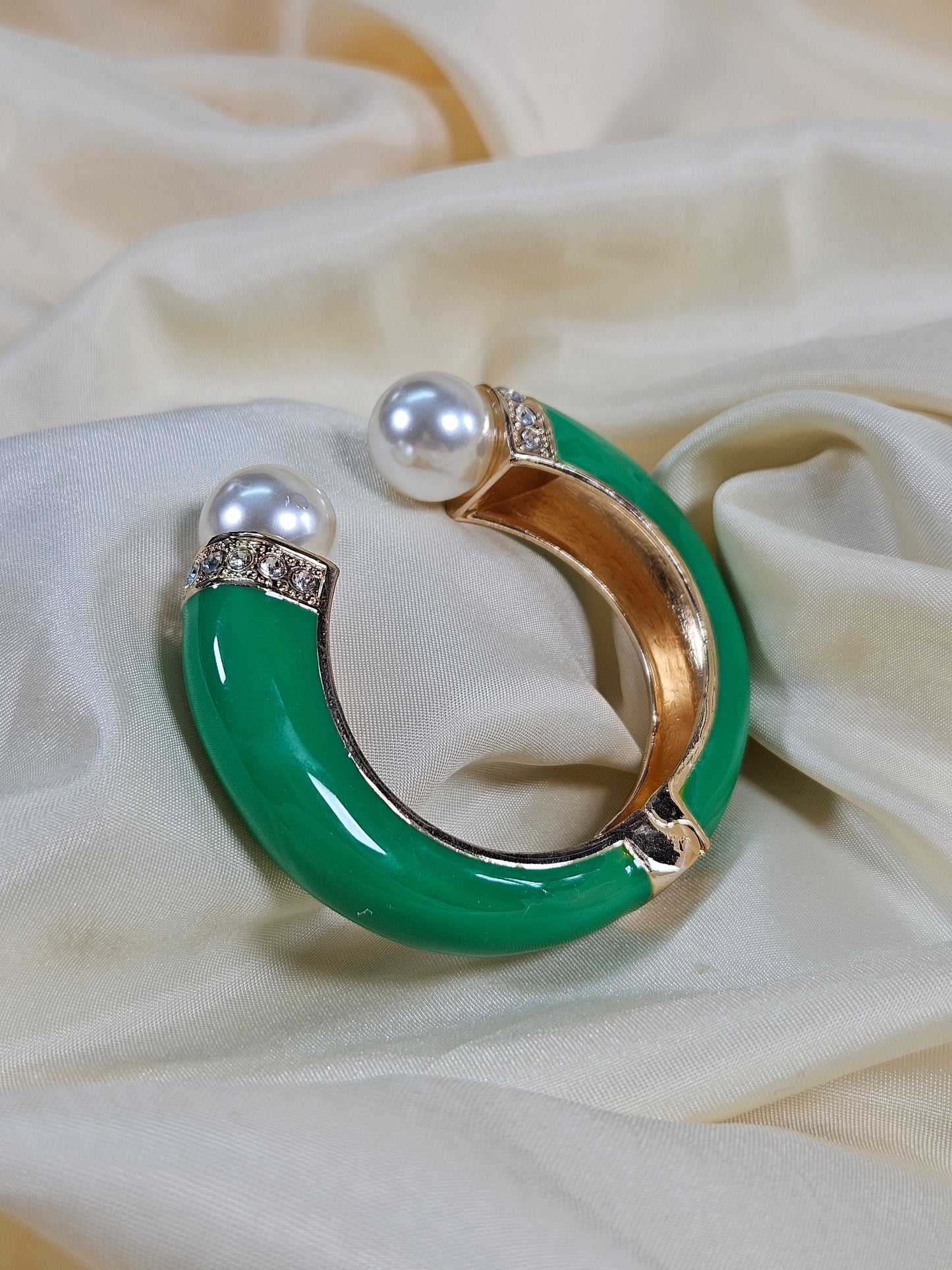 Derya Luxury Enamel Bracelet – Openable Size 2.2–2.8 | Waterproof, Sweat-Proof, Hypoallergenic, Anti Tarnish