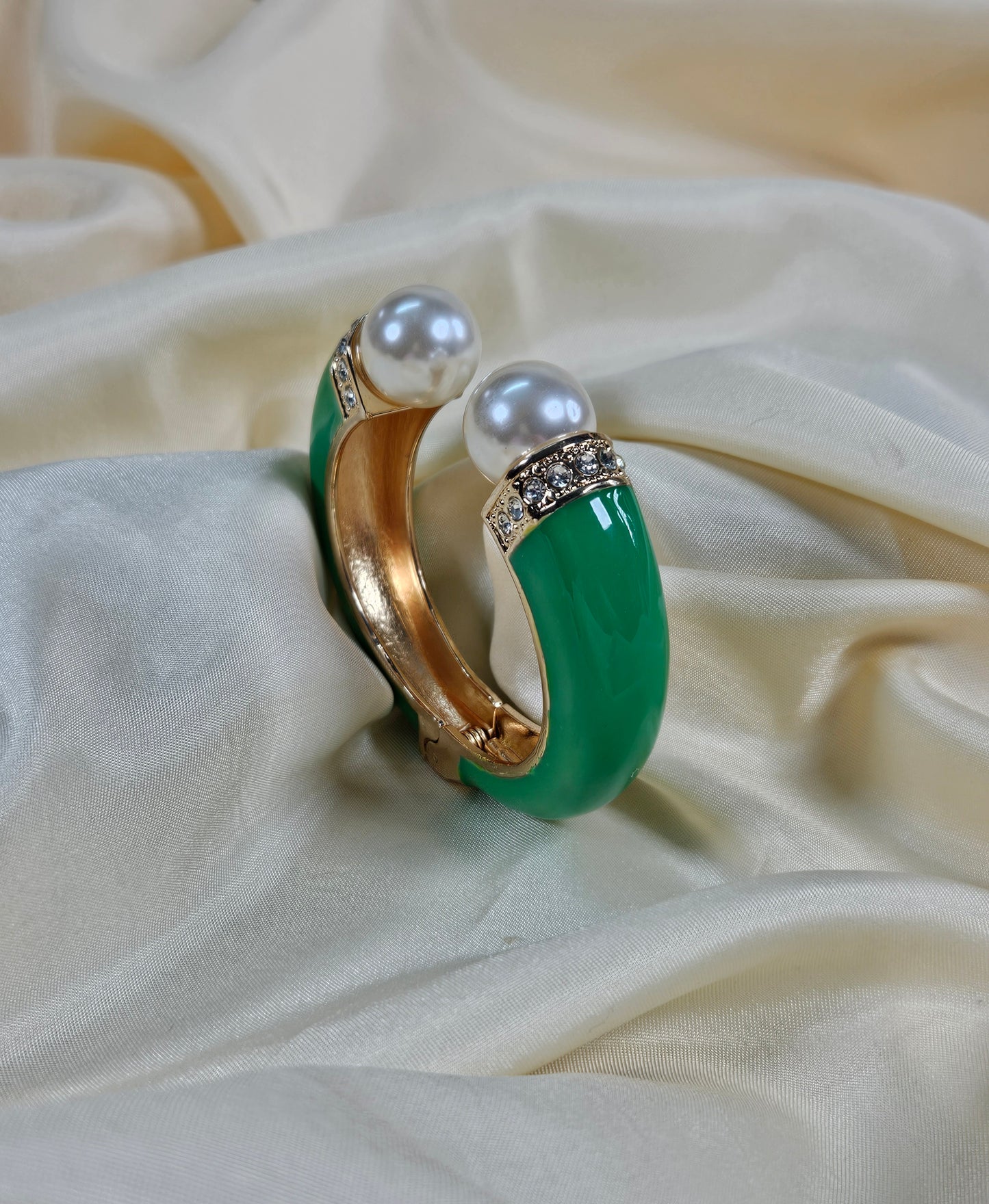 Derya Luxury Enamel Bracelet – Openable Size 2.2–2.8 | Waterproof, Sweat-Proof, Hypoallergenic, Anti Tarnish