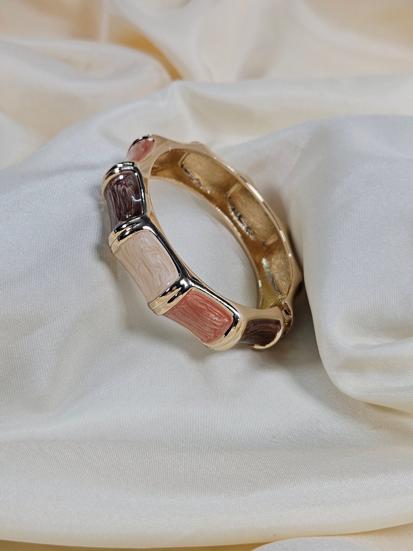 Beyza Pastels Luxury Enamel Bracelet – Openable Size 2.2–2.8 | Waterproof, Sweat-Proof, Hypoallergenic, Anti Tarnish