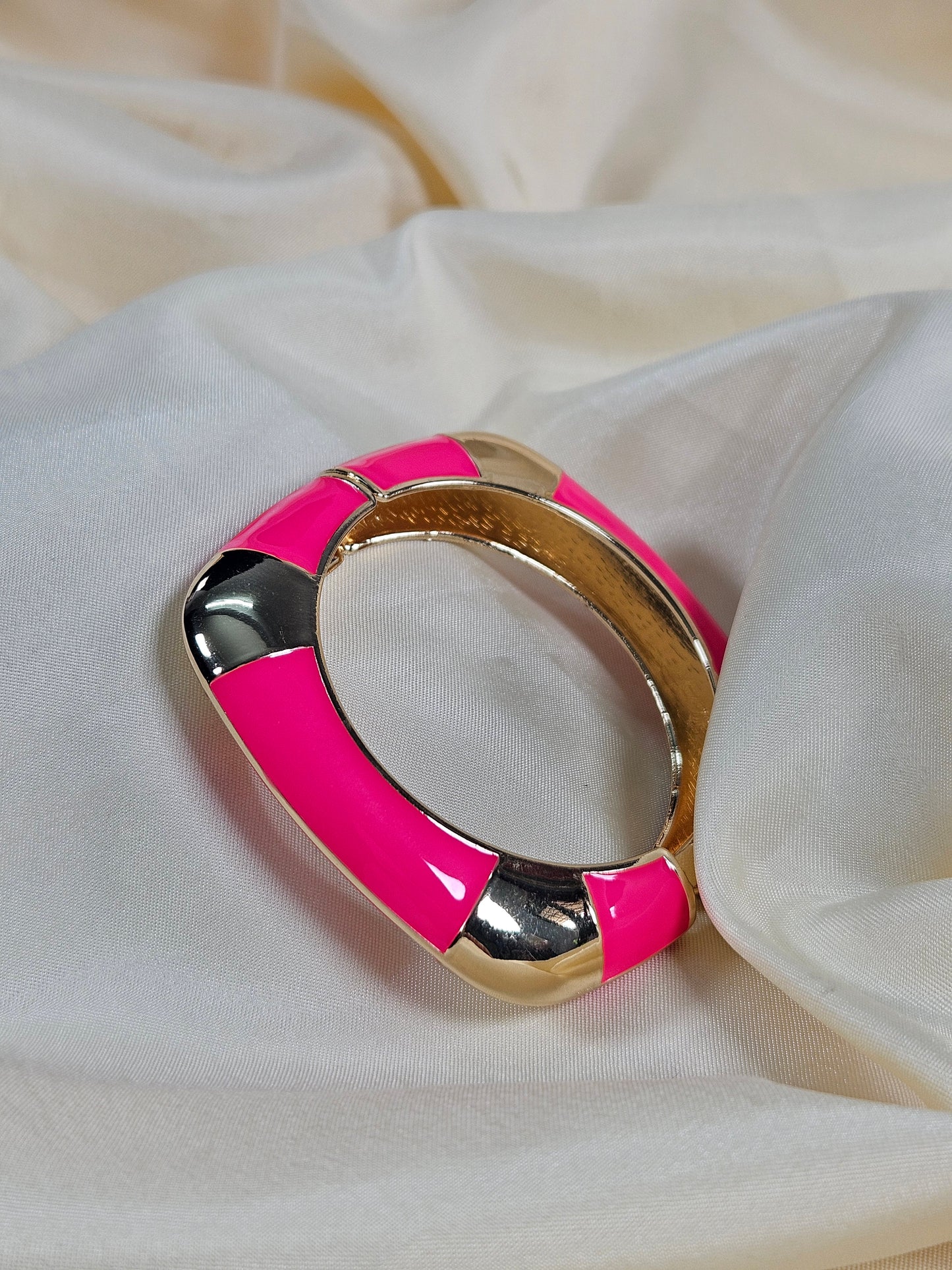 Aysel Luxury Enamel Bracelet – Openable Size 2.2–2.8 | Waterproof, Sweat-Proof, Hypoallergenic, Anti Tarnish