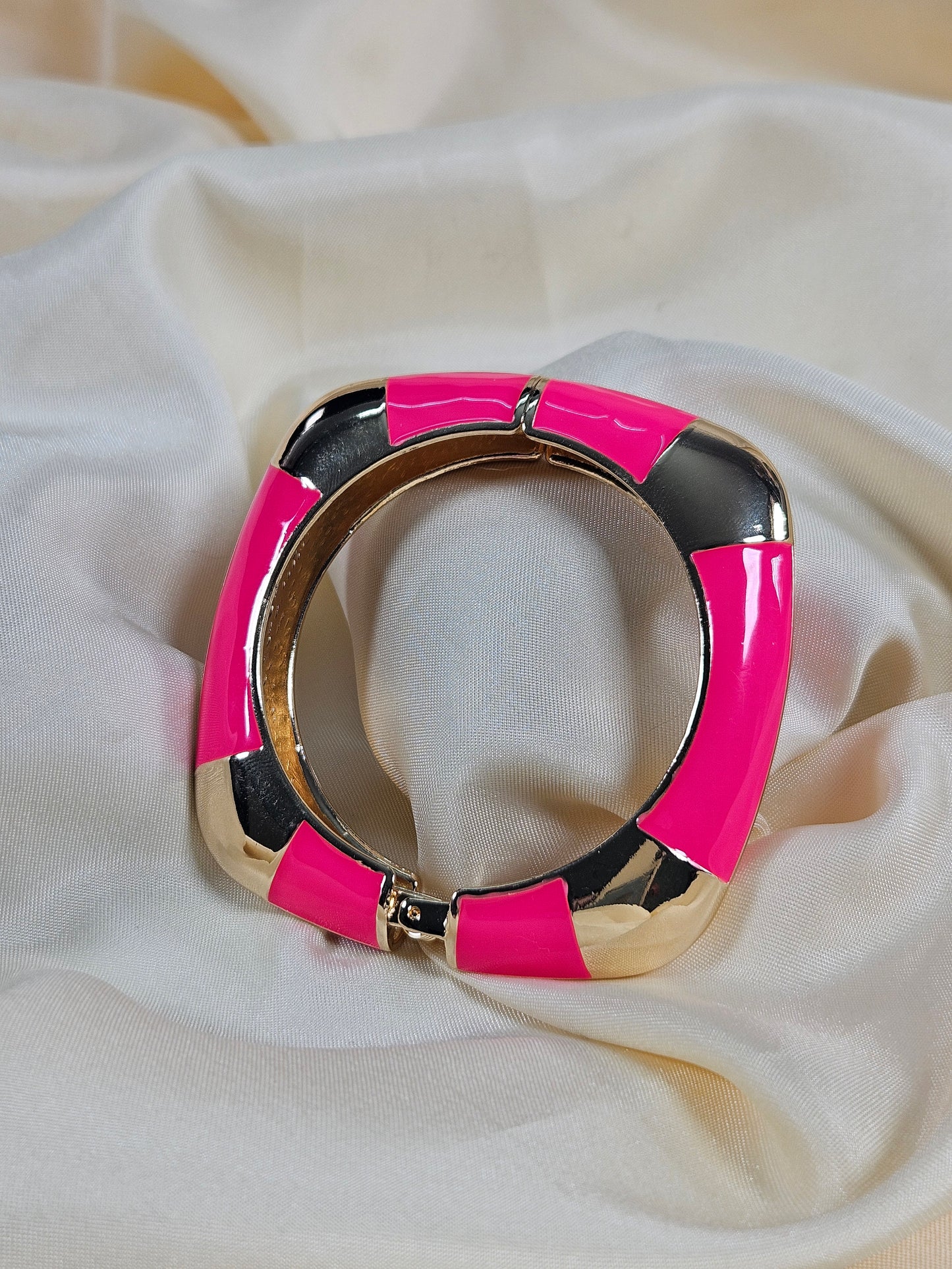 Aysel Luxury Enamel Bracelet – Openable Size 2.2–2.8 | Waterproof, Sweat-Proof, Hypoallergenic, Anti Tarnish