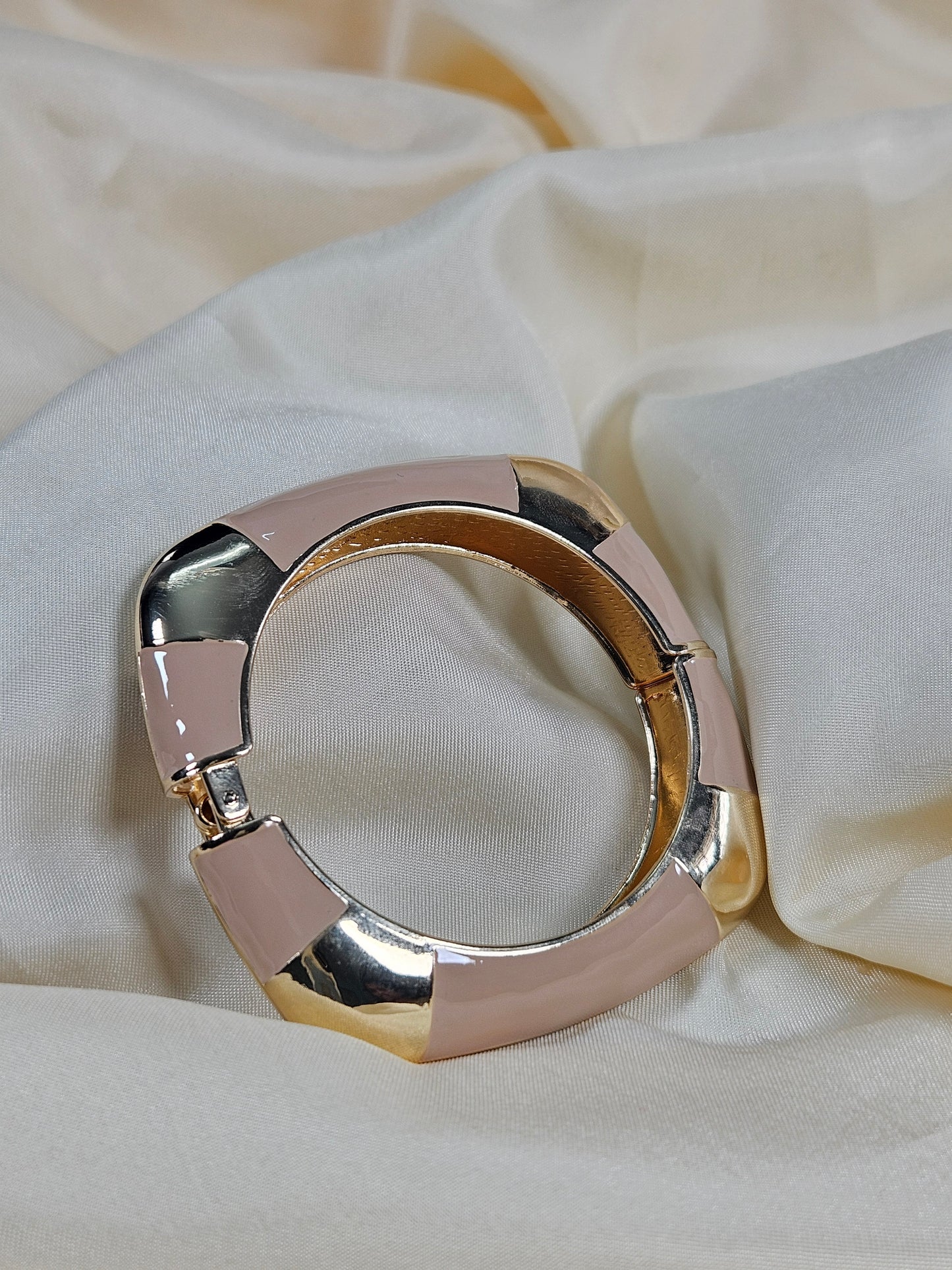 Aysel Luxury Enamel Bracelet – Openable Size 2.2–2.8 | Waterproof, Sweat-Proof, Hypoallergenic, Anti Tarnish