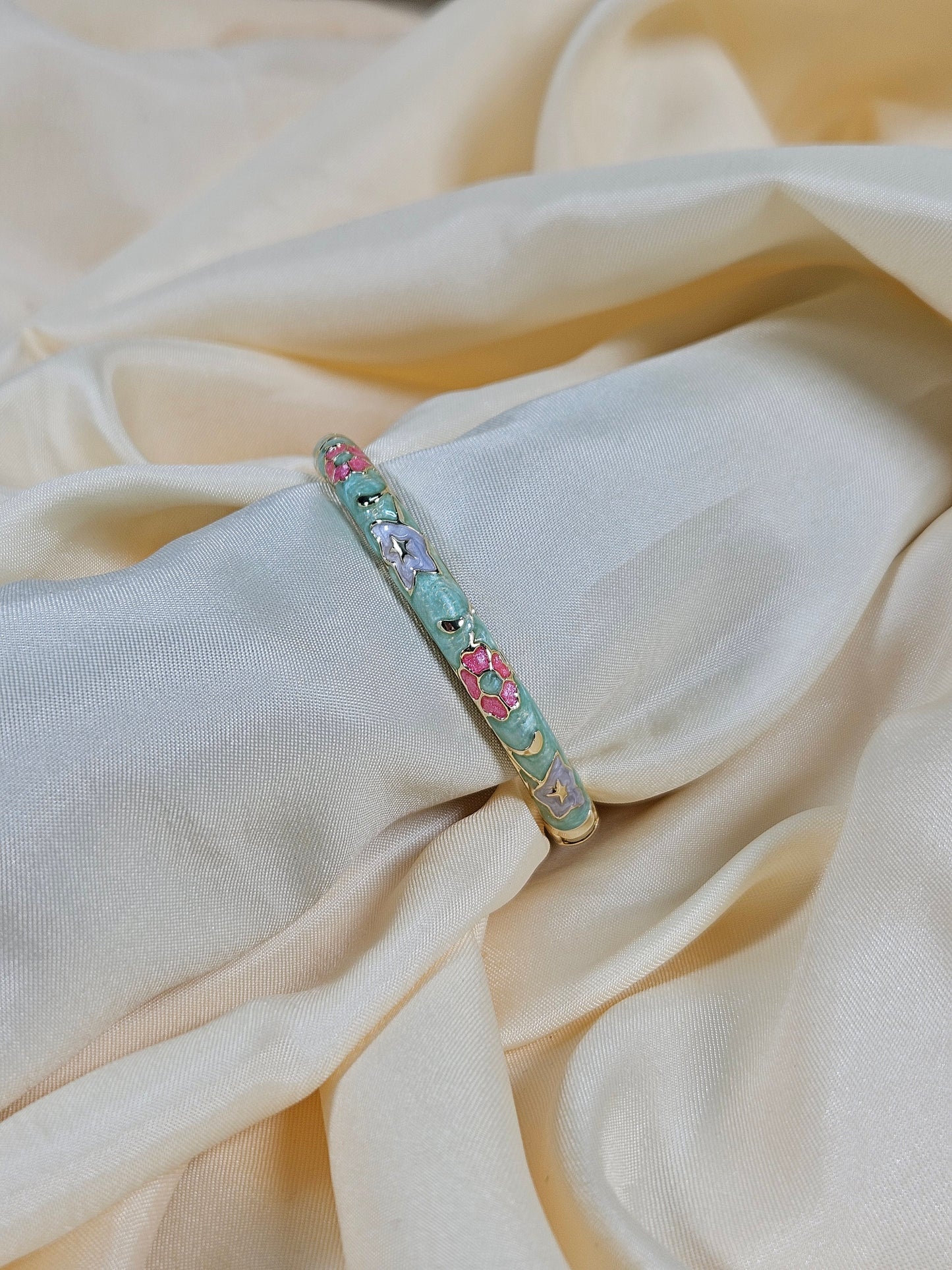 Zara Luxury Enamel Bracelet – Openable Size 2.2–2.8 | Waterproof, Sweat-Proof, Hypoallergenic, Anti Tarnish