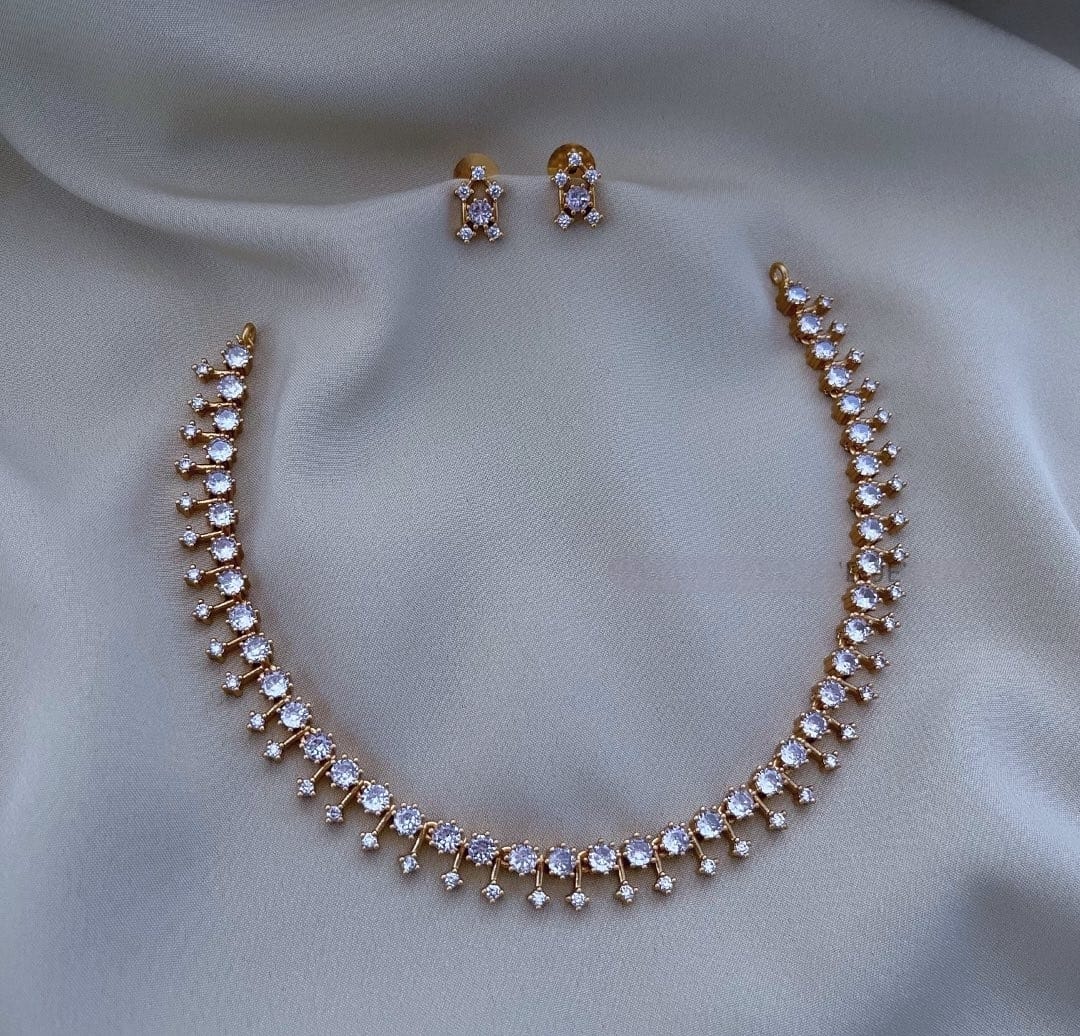 Amelia Solitair Diamond Neckless Set