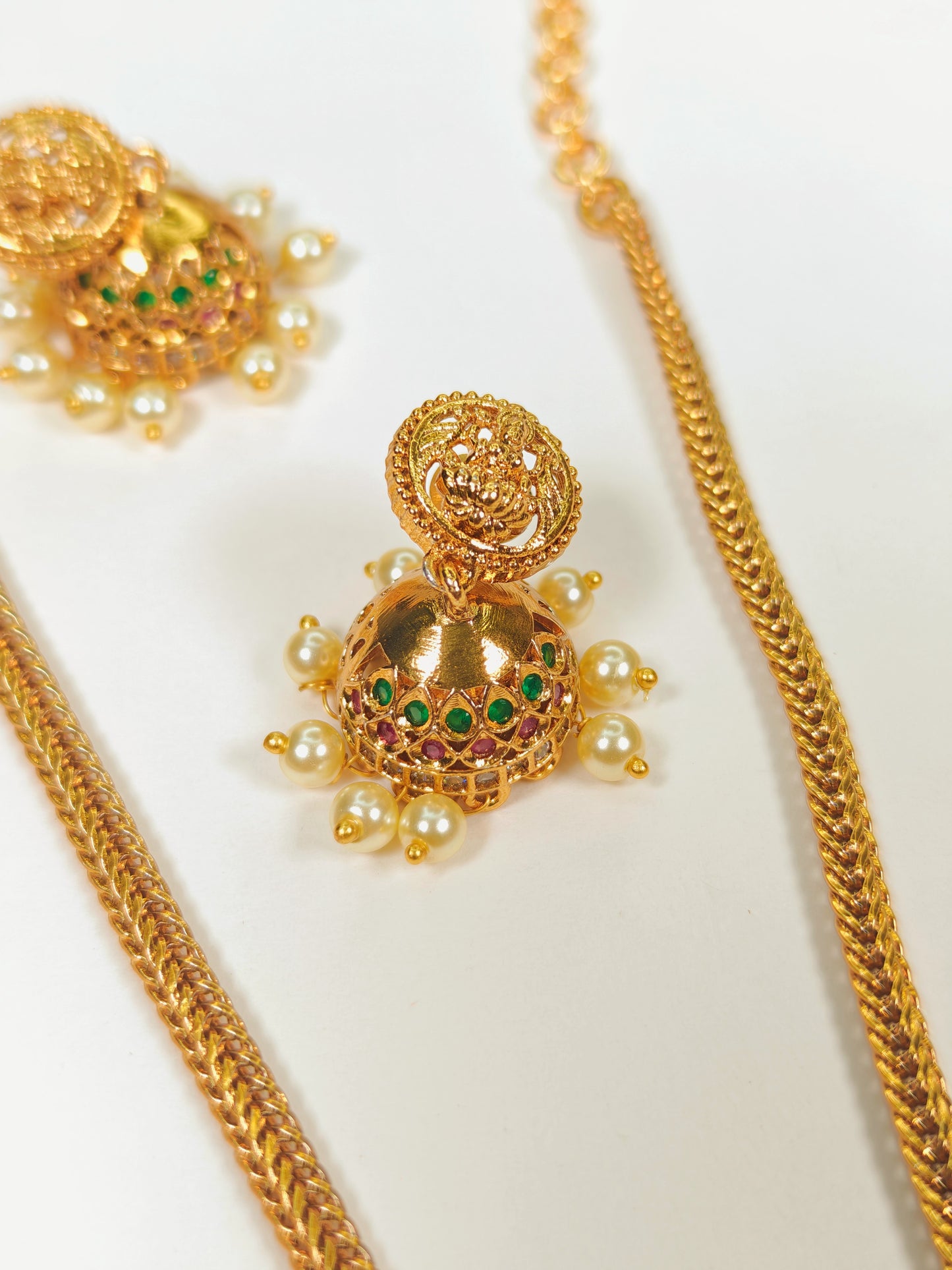 Maithali Pendant Set