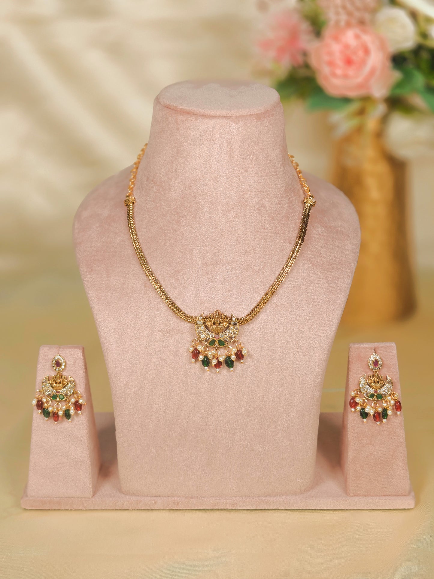 Jaanki Pendant Set