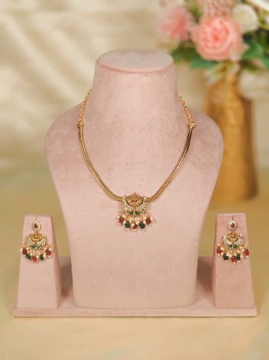 Jaanki Pendant Set