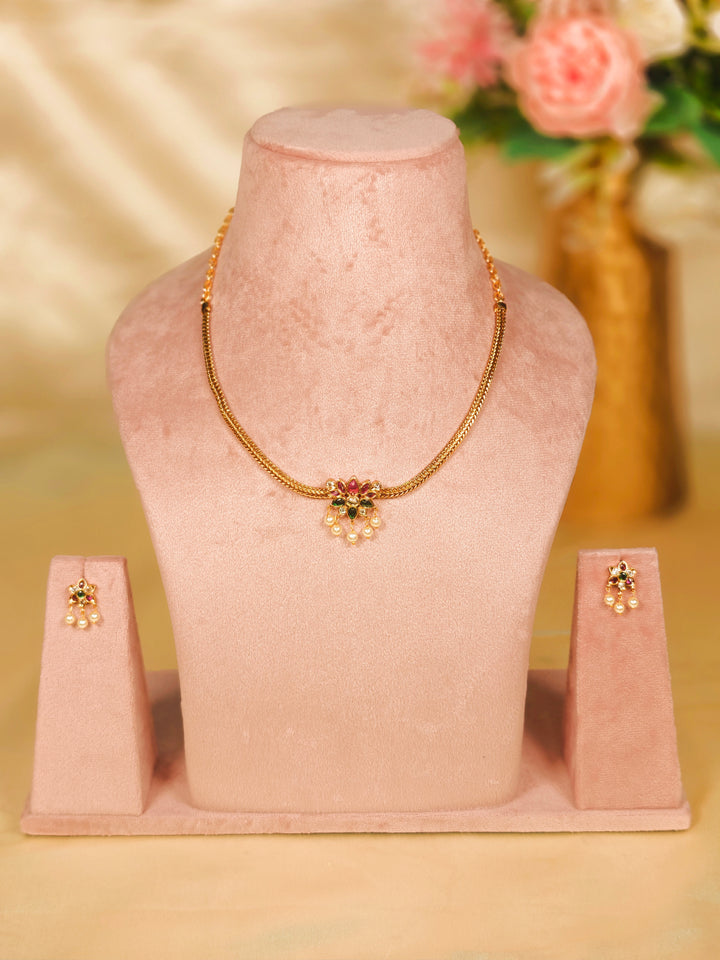 Evaarah Pendant Set