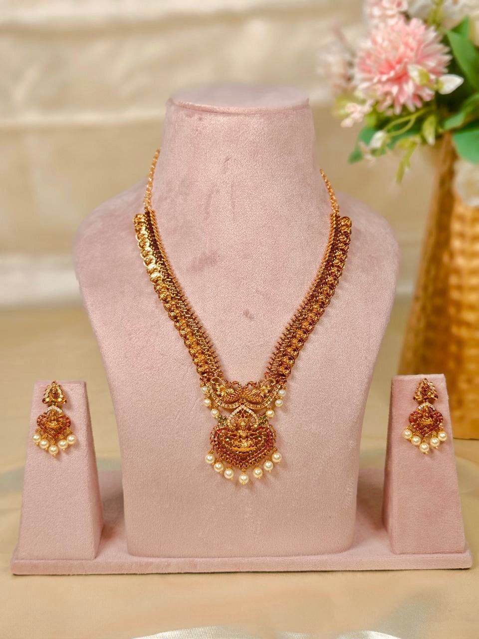Skanda Necklace Set