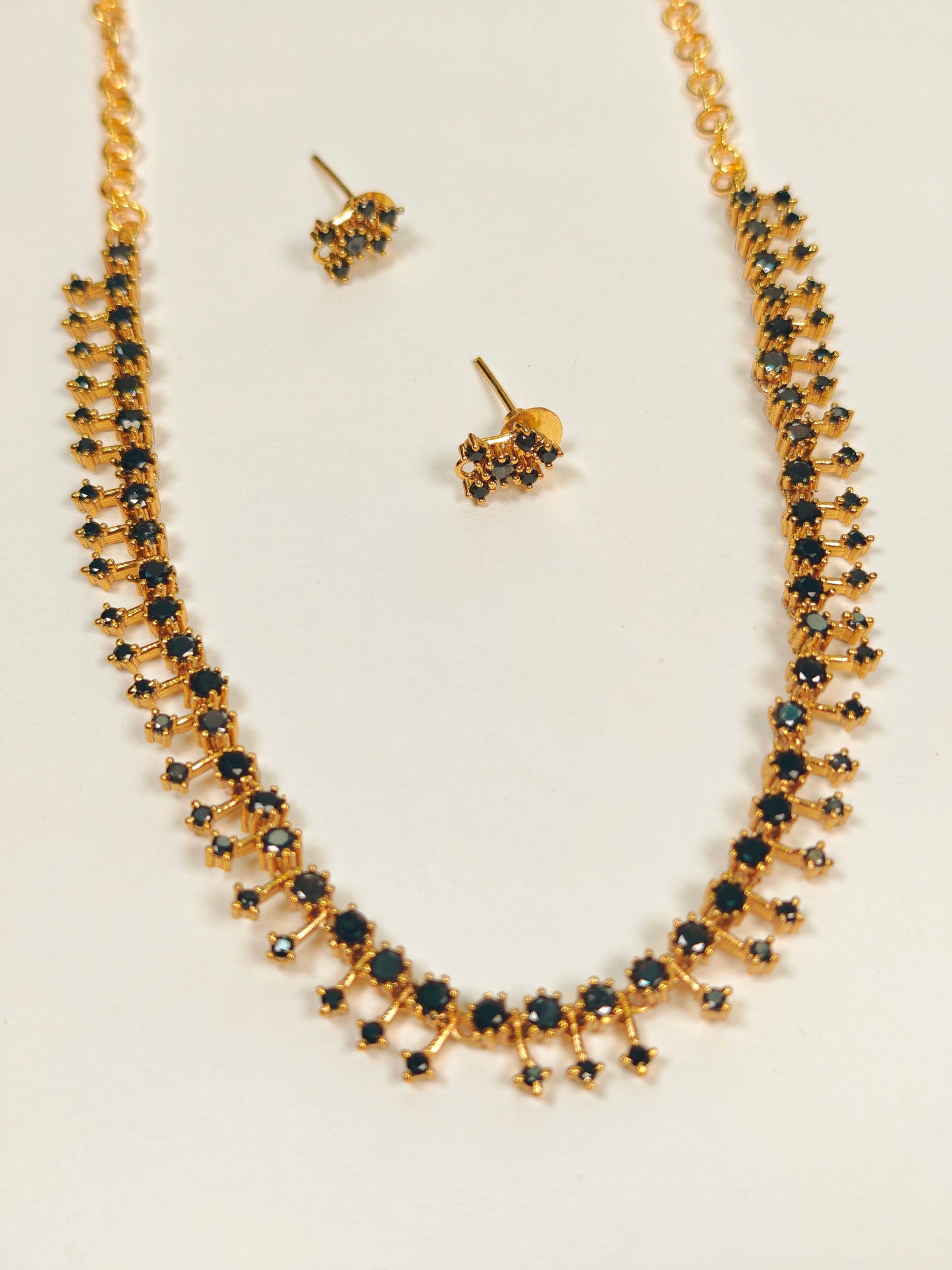 Baani Necklace Set