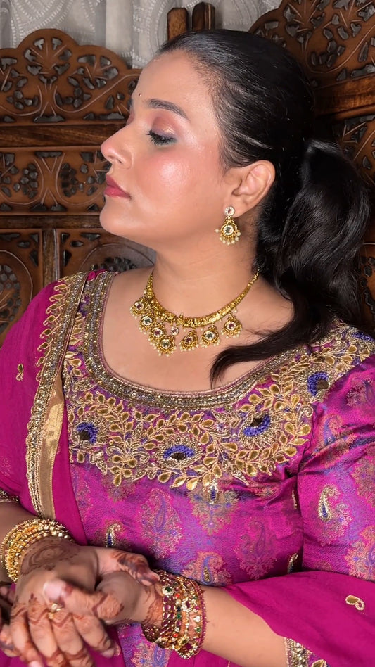 Mrunal Hasli Neckless Set