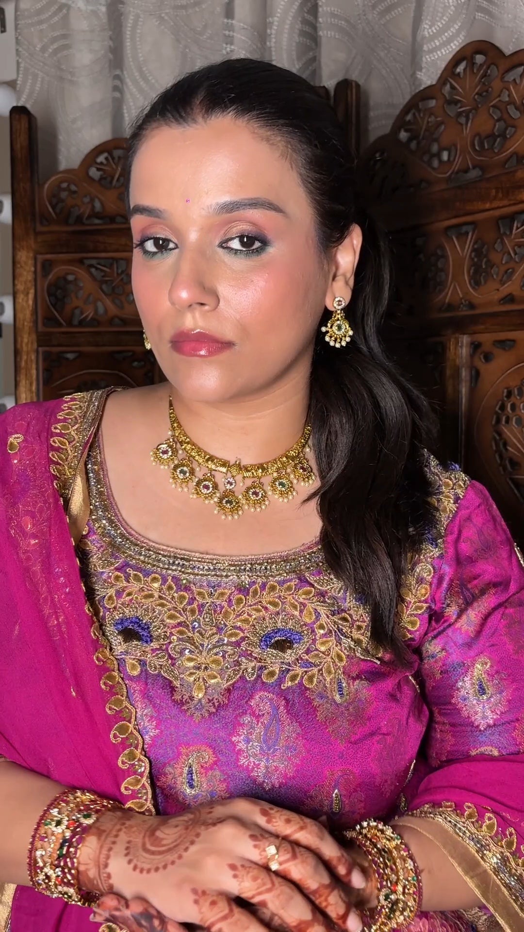 Mrunal Hasli Neckless Set