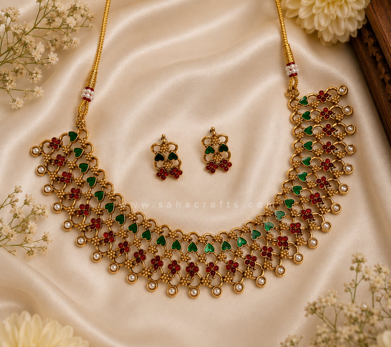 Ritvi Gold Neckless Set