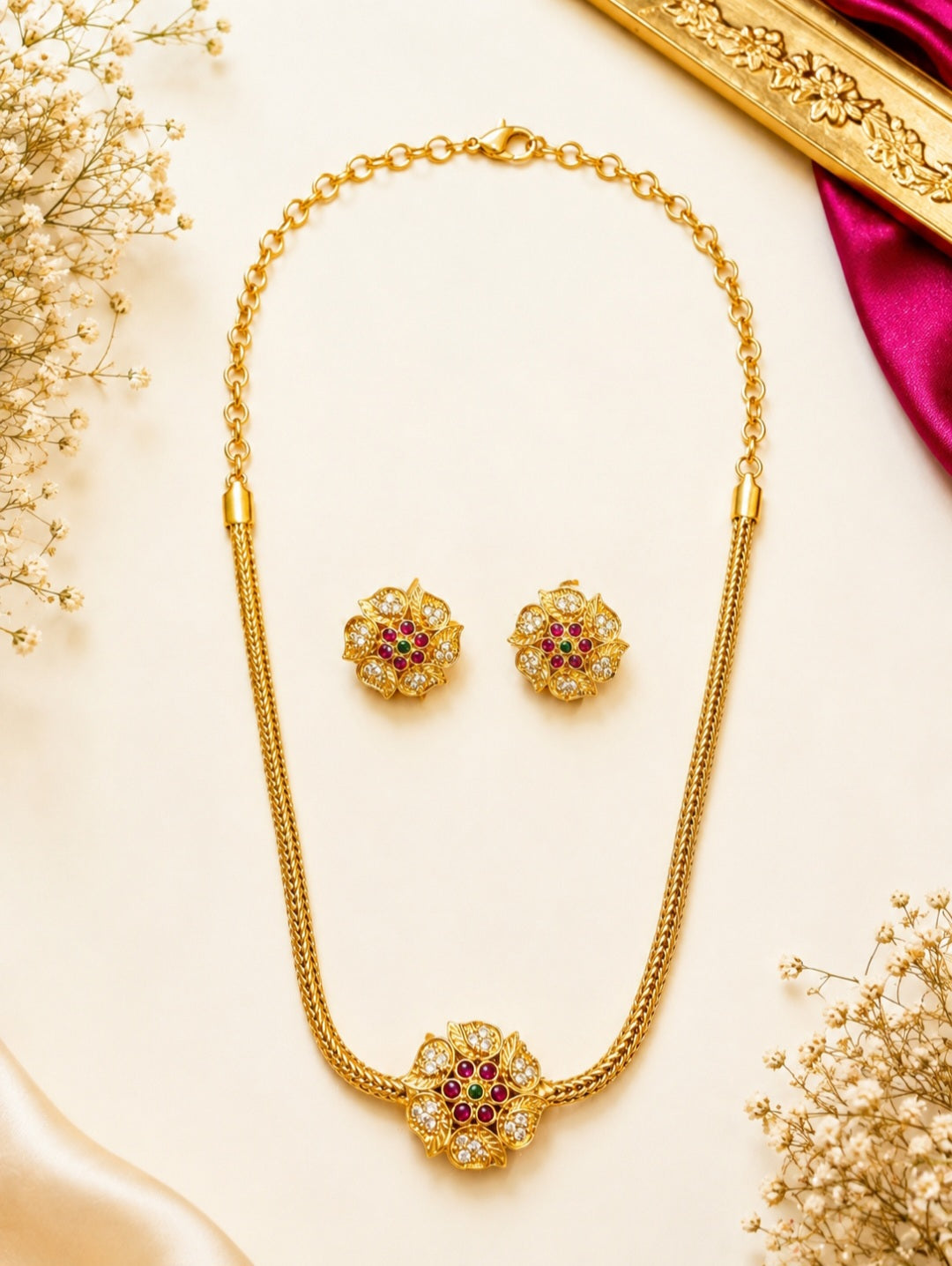 Supriti Neckless Set
