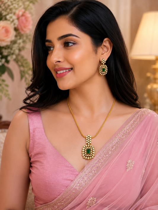 Zeynep Emerald Pendant Set