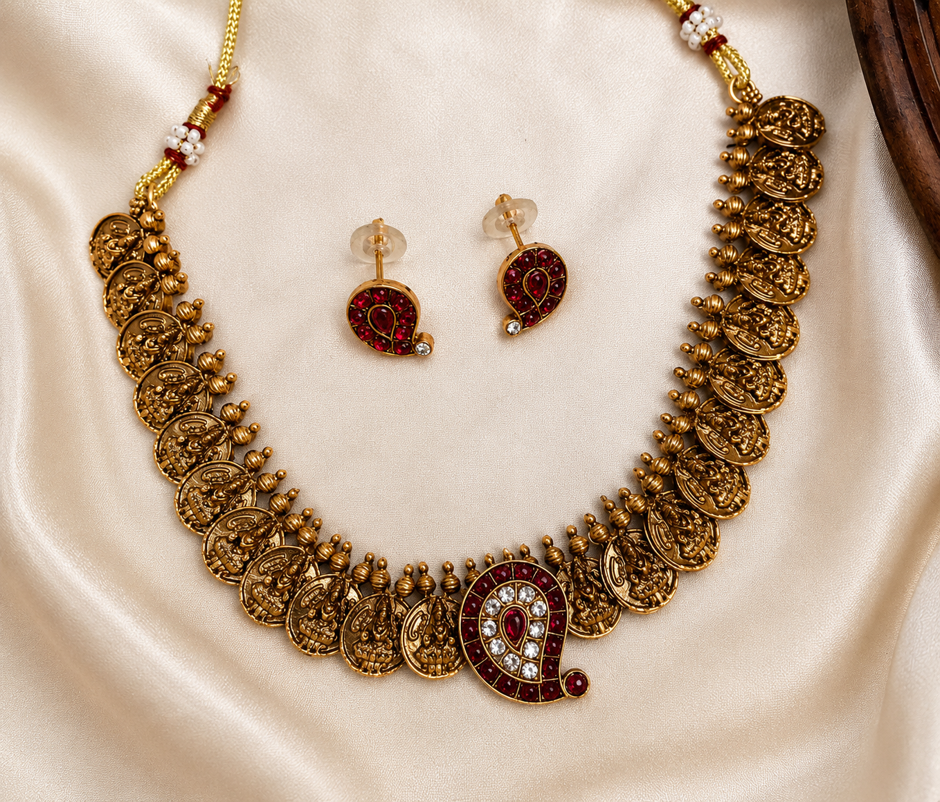 Mango Ginni Gold Neckless Set