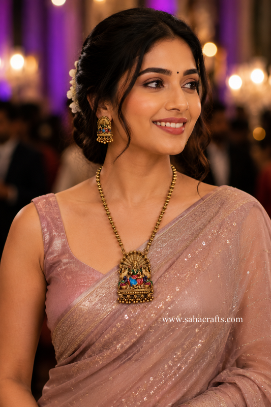 Lavaani Pendant Set