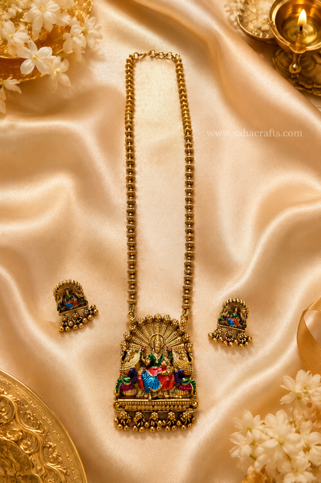 Lavaani Pendant Set