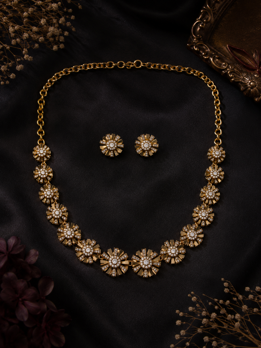 Sitaraa Diamond Necklace Set